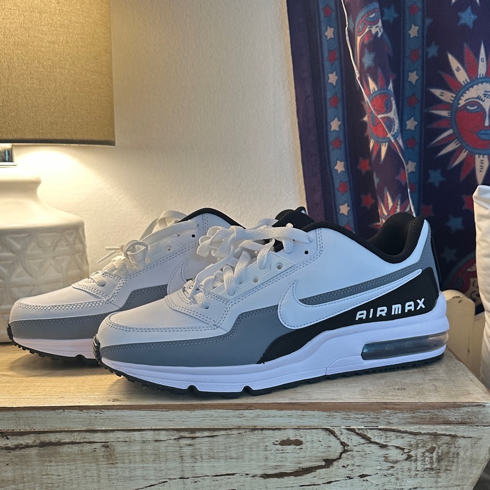 Nike Air Max Low-Top Sneakers in White, Gray and Black